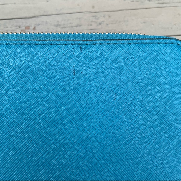 Michael Kors Blue Saffiano Leather Jet Set Zip Around Wallet - Picture 3 of 15